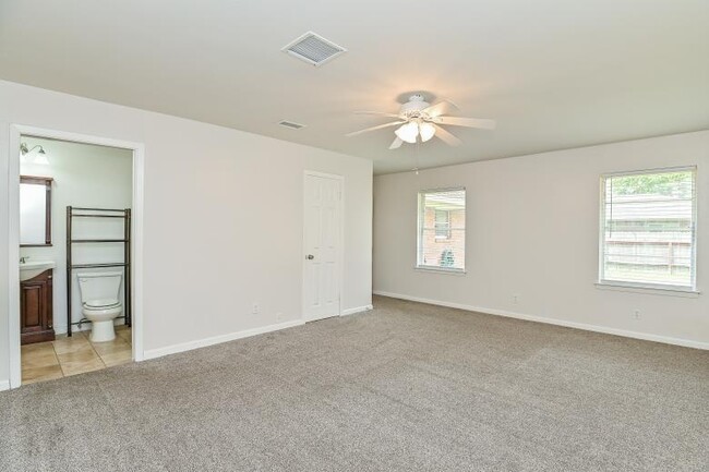 Building Photo - 4502 Sanford Rd