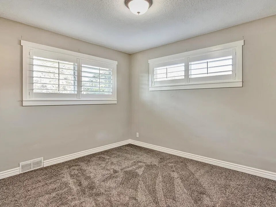 Building Photo - 436 E 6815 S