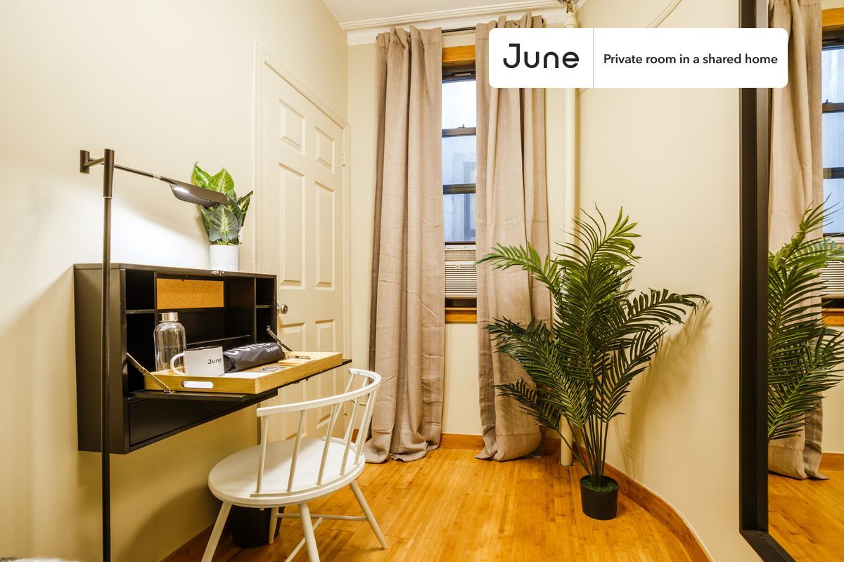 Building Photo - Room in Shared 3 bed/1 bath home