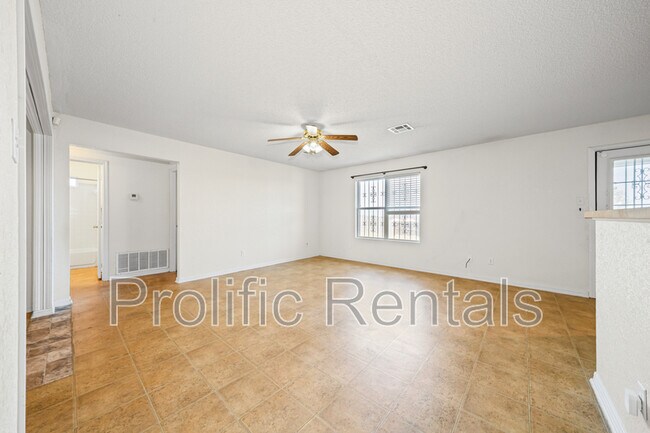 Building Photo - 3211 Tom Lockett Dr