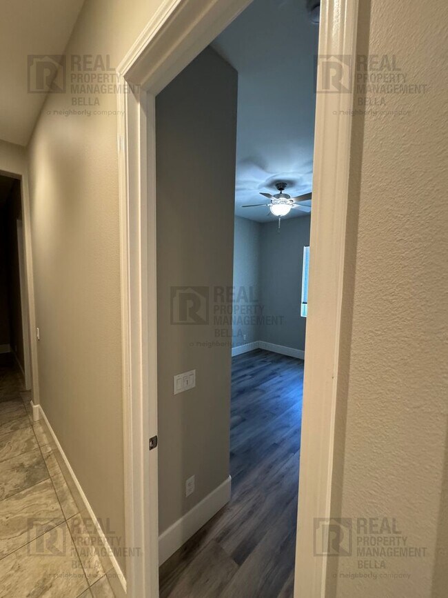 Building Photo - Beautiful Winchester Home with Open Floor Plan, Office & Solar