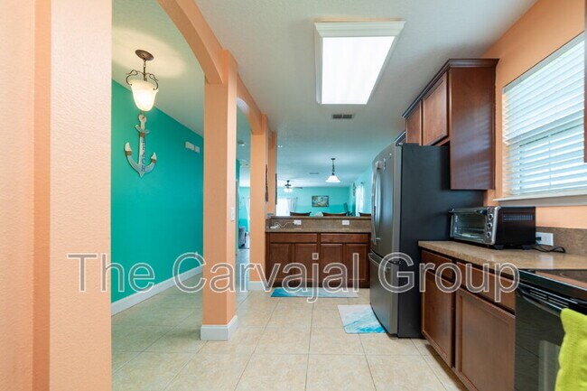 Building Photo - 10100 Green Branch Ct