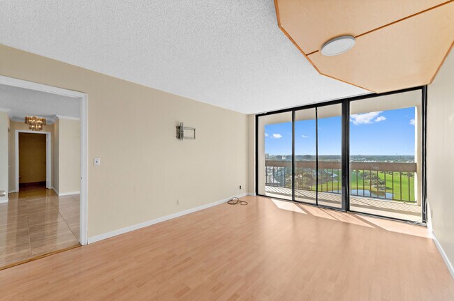 Building Photo - 2400 Presidential Way