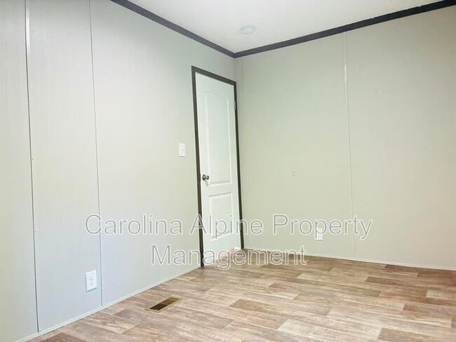 Building Photo - 315 Starling Ln