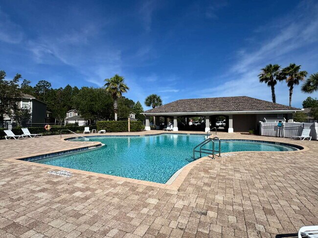 Building Photo - The Gables 2BR | 2.5BA Townhome!