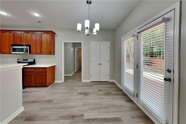 Building Photo - 423 Evans Mill Dr