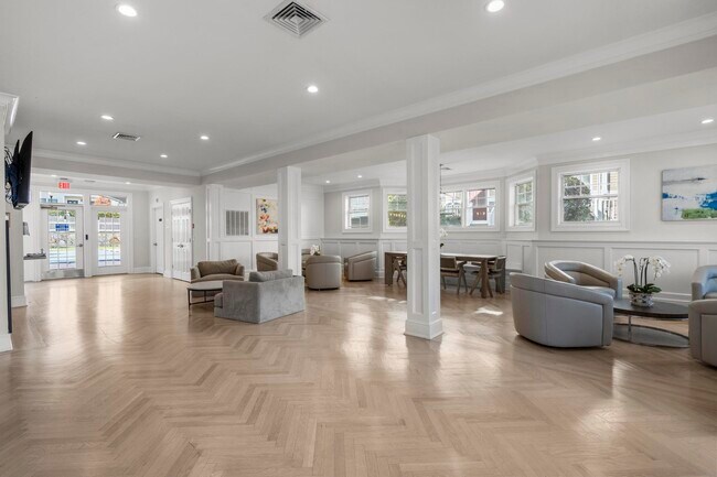 Building Photo - 85 Camp Ave