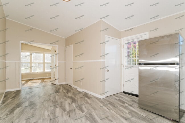 Building Photo - 315 St Edward Ln