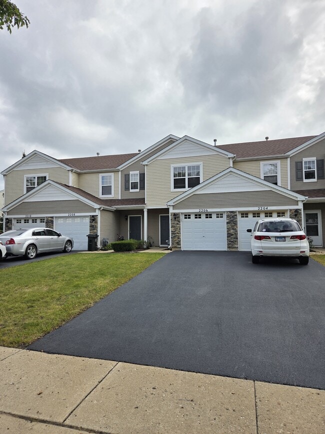 Building Photo - 2206 Flagstone Ln