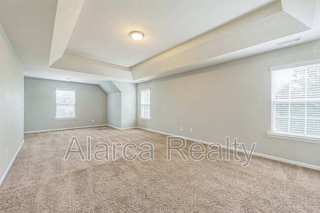 Building Photo - 2069 White Cedar Ln