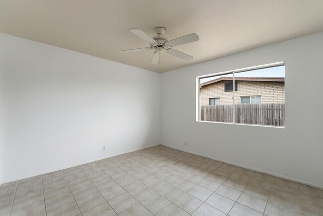 Building Photo - 1107 N July Cir