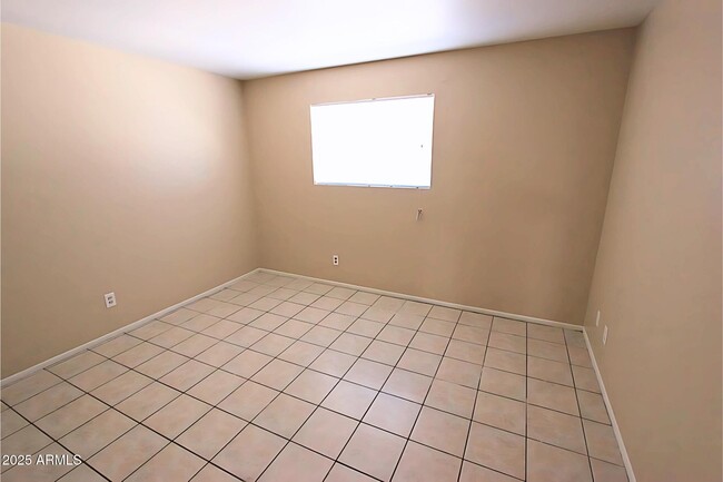 Building Photo - 430 N Hall