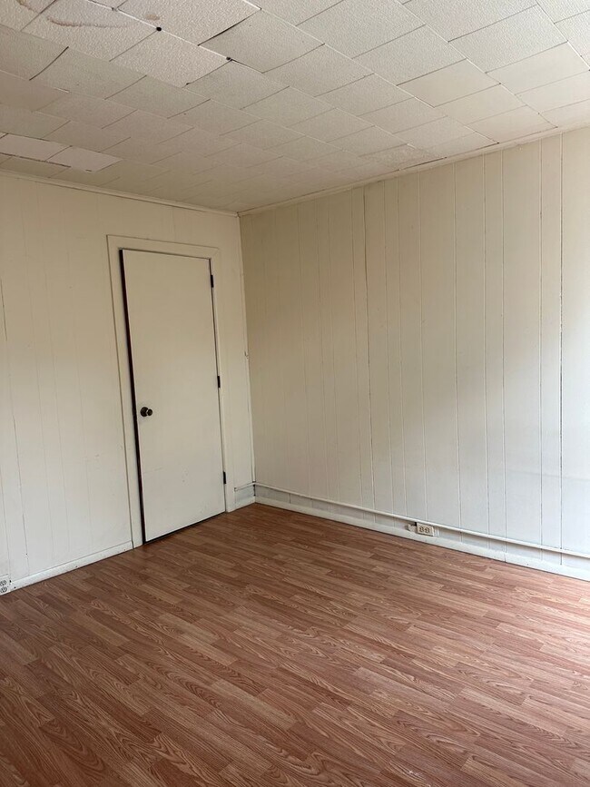 Building Photo - 1606 Perkiomen Ave