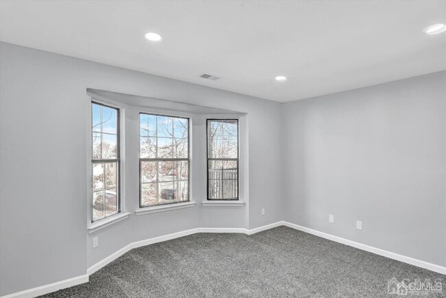 Building Photo - 16 Ayres Ct