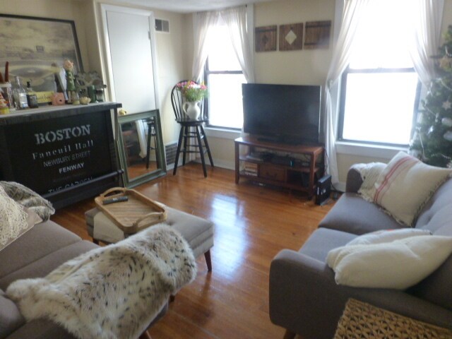 Building Photo - 66 Pinckney St