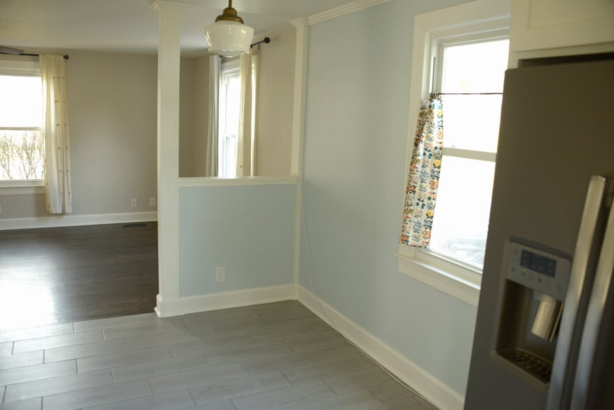 Eat-in Kitchen area - 251 Tanksley Ave