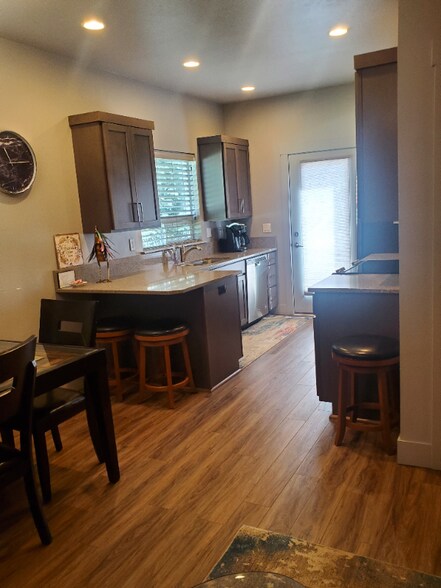 Building Photo - 1724 N Solomon Ct