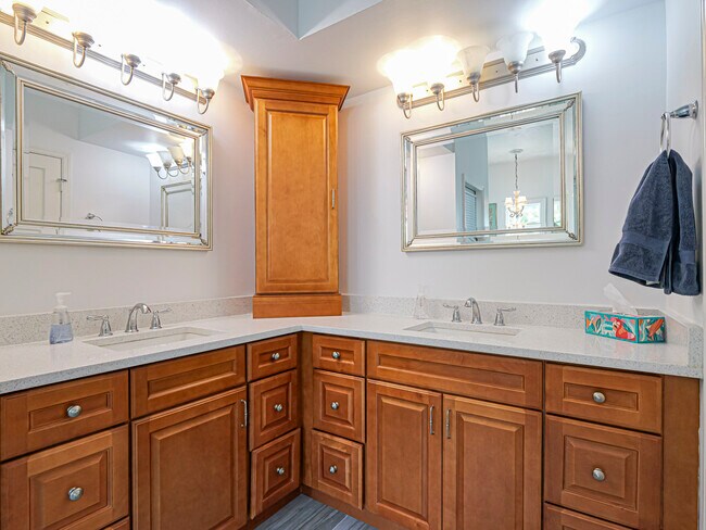 Building Photo - 8382 Satin Leaf Ct