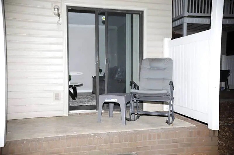 Building Photo - Room in Condo on Forest View Dr