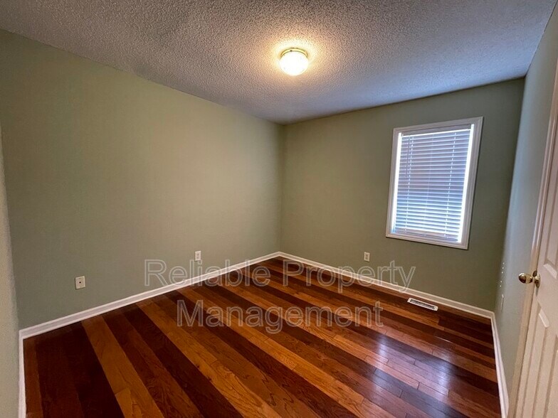 Building Photo - 108 Patricia Dr