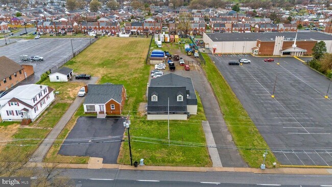 Building Photo - 7917 Wise Ave