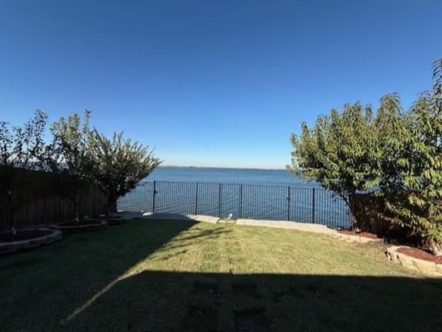 Building Photo - 18136 Lakefront Ct