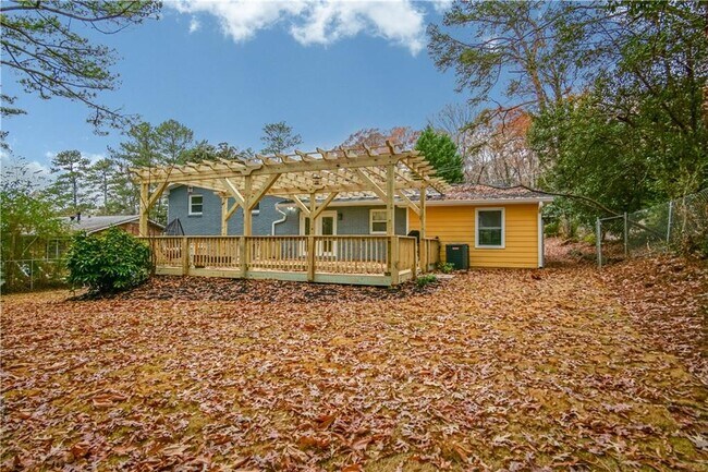 Building Photo - 2640 Casher Dr