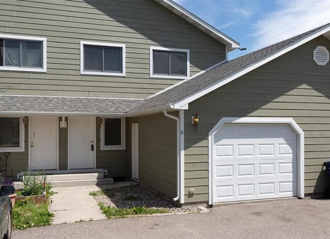 Building Photo - 3 Bedroom Condo for Rent in Bozeman