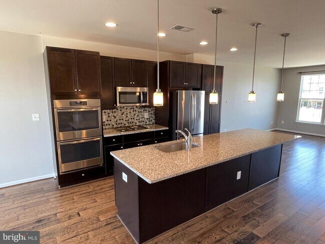 Building Photo - 419 Foxglove Way