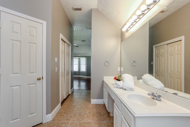 Building Photo - 1110 Cambrian Park Ct