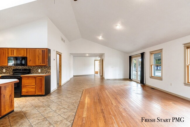 Building Photo - Spacious 4-Bedroom Home with Modern Style & Flexible Spaces