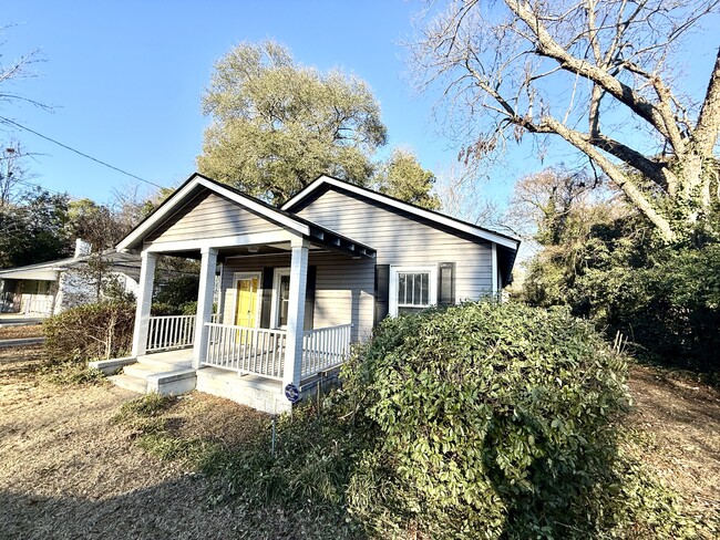 Building Photo - 410 Law St