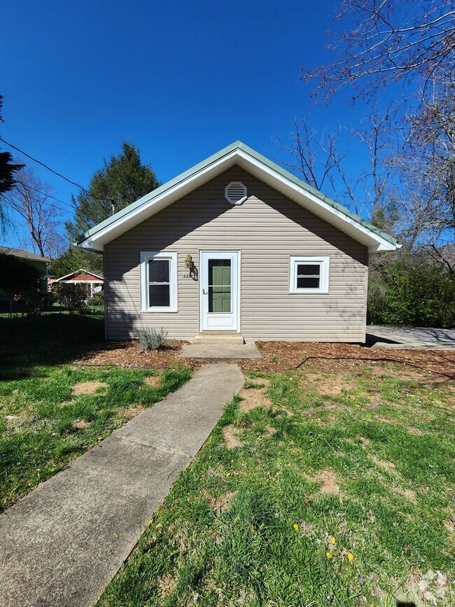 Building Photo - Black Mountain Cottage