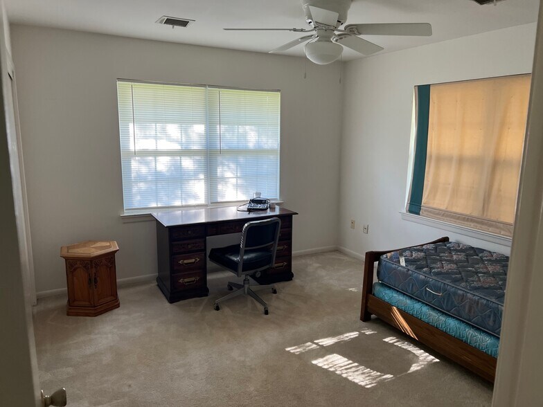 Bedroom 2 - 1810 N 58th Ave