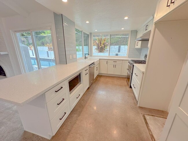 Building Photo - 25761 Serenata Dr