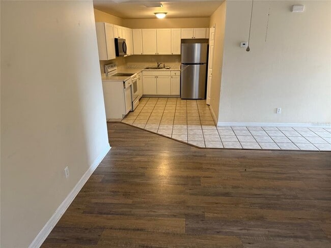 Building Photo - 1129 Graystone Ave