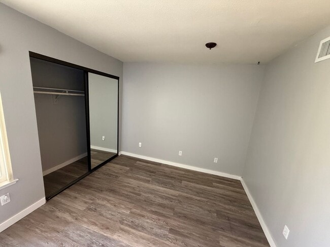 Building Photo - 2 Bed / 2 Bath - Capri is Ready for You