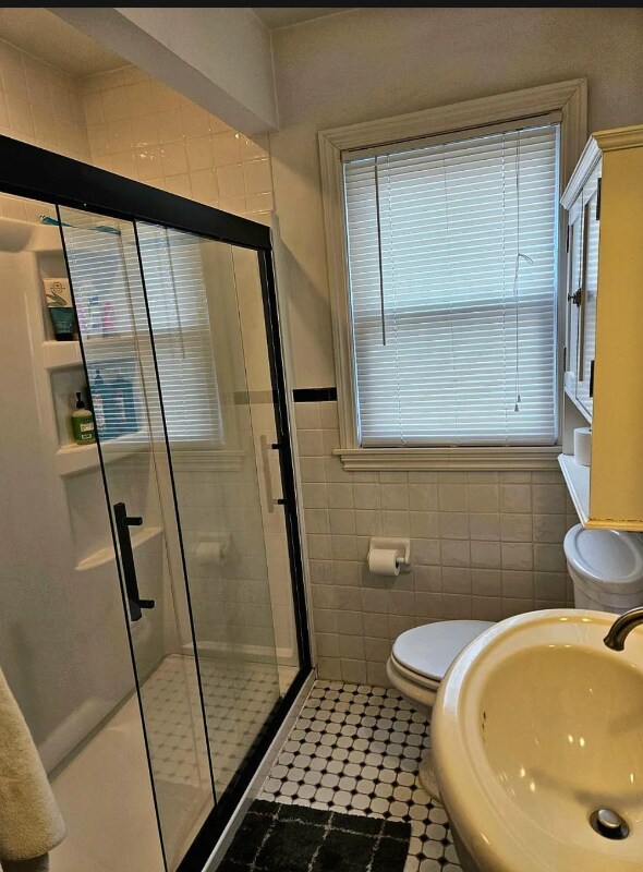 Building Photo - 1409 Gardenia Ave