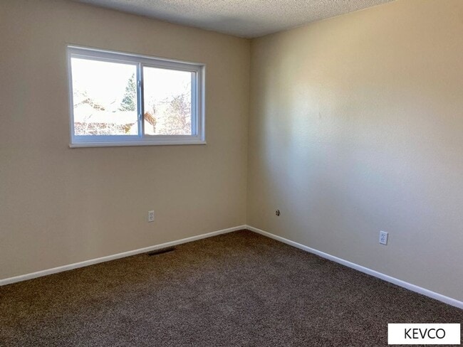 Building Photo - Sprawling Four Bedroom Home
