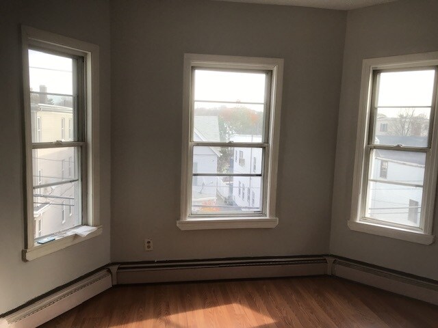 Building Photo - 76 Malden St