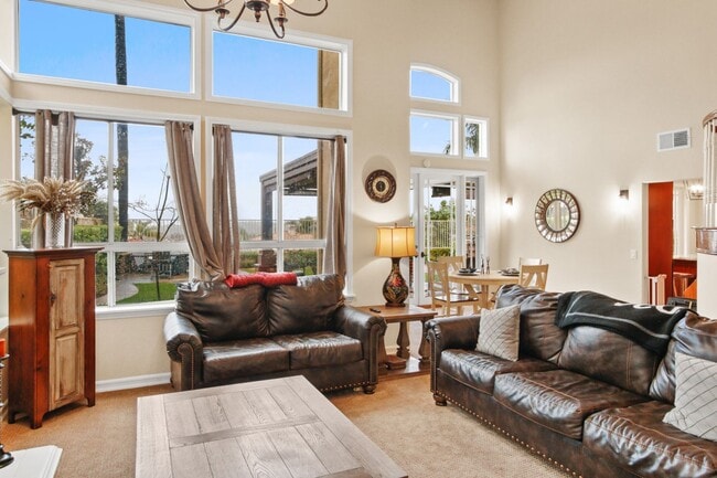 Building Photo - Ready now: Spacious 4 bedroom 3 bath with bonus room and 3 car garage