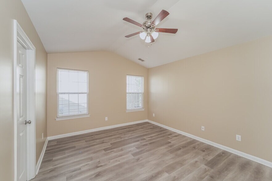 Building Photo - 7033 Indian Ridge Ln