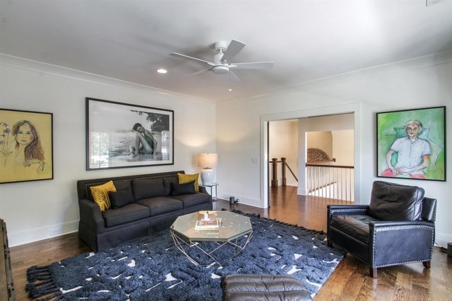 Building Photo - 4004 Lealand Ln