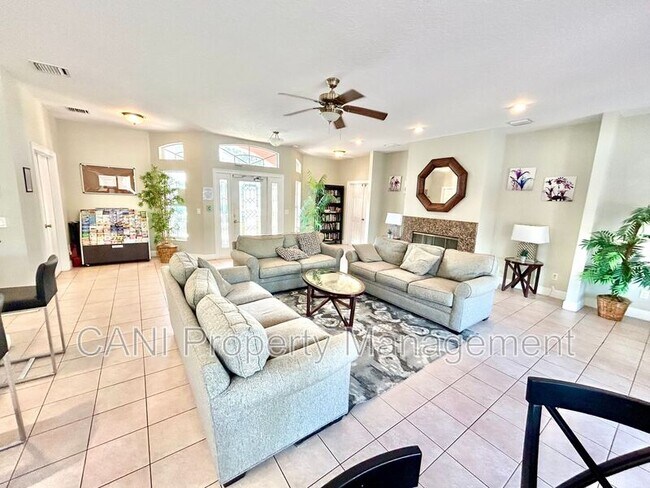 Building Photo - 1134 S Beach Cir