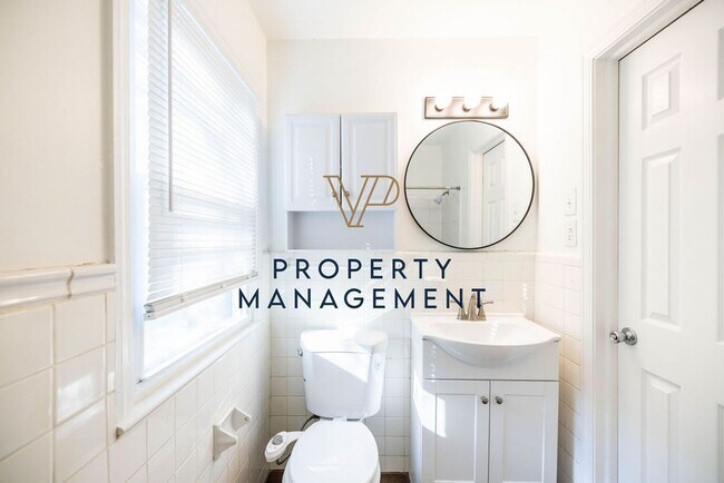 Building Photo - 6643-6645 Floyd St