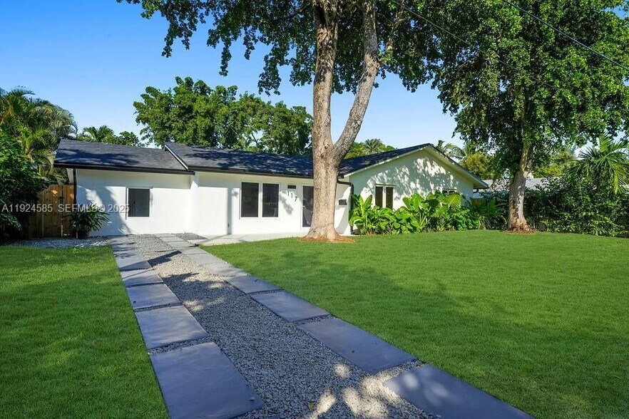 Building Photo - 117 NE 20th St