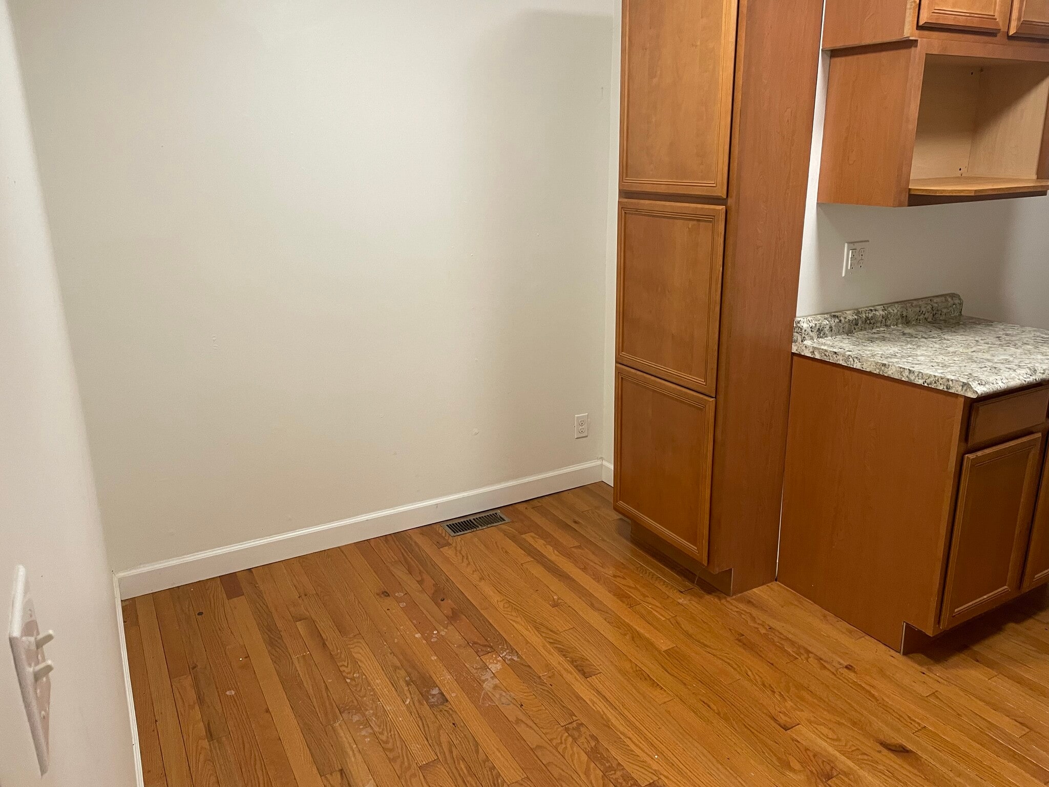 Building Photo - 206 N Pearl St