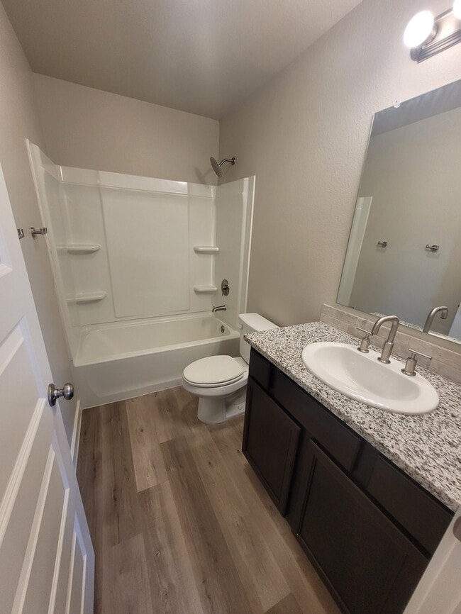 Building Photo - 3 bed 2 bath home in Lone Star Trails subd...