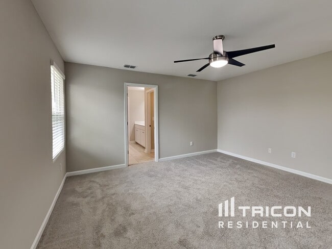 Building Photo - 10231 Old Dixie Hwy