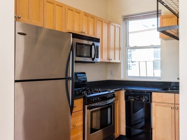 Building Photo - 85 Park Dr